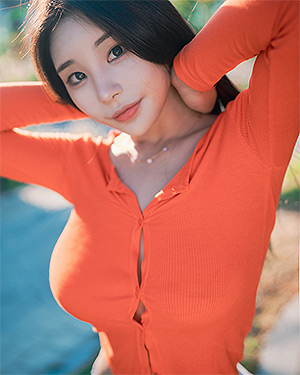 Zzyuri Busty Orange Crush