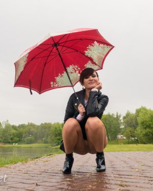 Jeny Smith Rainy Upskirt