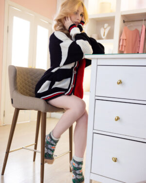 Minnie Lighter Varsity Sweater Met Art