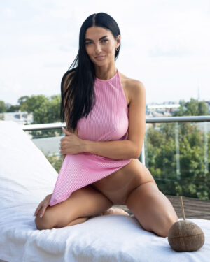 Simon Pink Treat Met Art