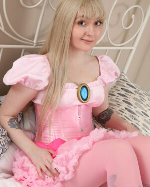 Em Yang Princess Peach Only Tease