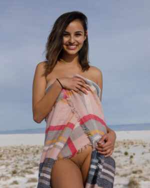 Alejandra Cobos White Sands Zishy