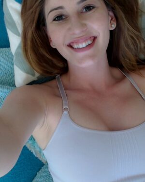 Amber Hahn Get Upclose To Her