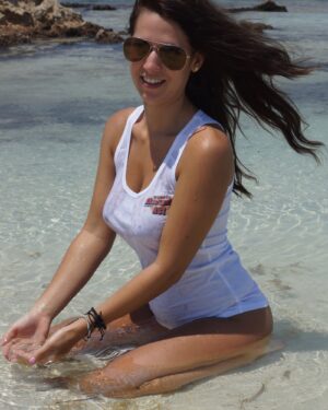 Amy Perfect Beach Body Flaunt It