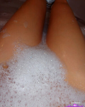 Andi Land Bubble Bath