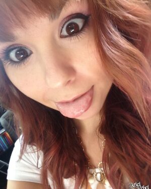Ariel Rebel Random Sexiness