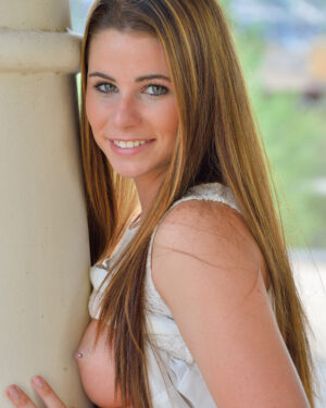 Aveline FTV Frisky Flashing