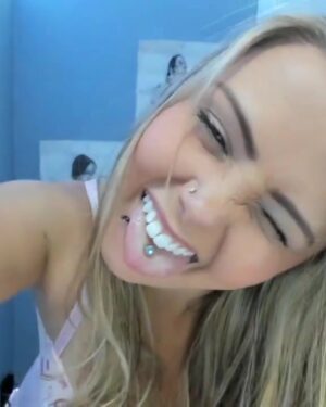 Bailey Knox Camshow Cottage Cutie
