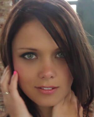 Bailey Knox Footjob To Blowjob