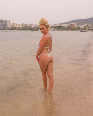 Beth Morgan Moody Real Bikini Girls