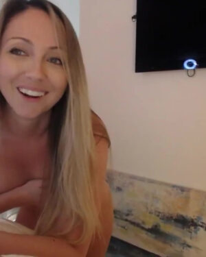 Brooke Marks Ravishing In Red Camshow