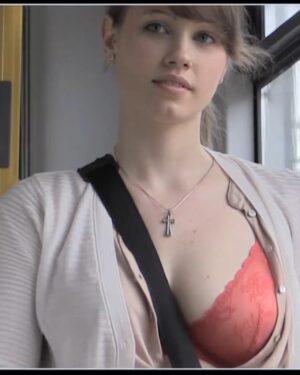 Busty College Girl Ring 360