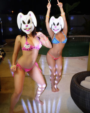 Carlotta Champagne Hot Tub Party