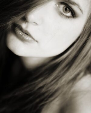 Danielle FTV Black and White