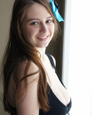 Elektra Busty Real Girl