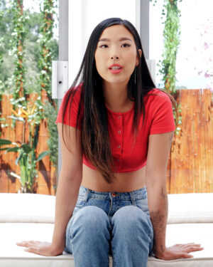 Elle Geeky Asian Girl Has New Experiences Net Video Girls