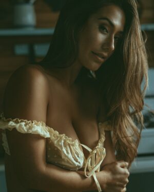 Eva Lovia I Belong In The Kitchen