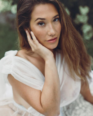 Eva Lovia Picnic