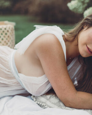 Eva Lovia Picnic