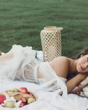 Eva Lovia Picnic