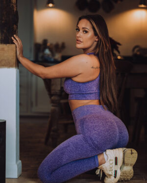 Frankie Lain Glowing Skin Tight Glamour