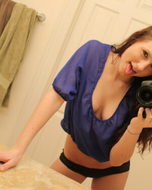 Freckles 18 Blue Self Shot