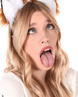 Freya Mayer Foxy Woxy IStripper