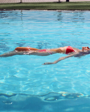 Gillian Barnes Candid Pool Pics