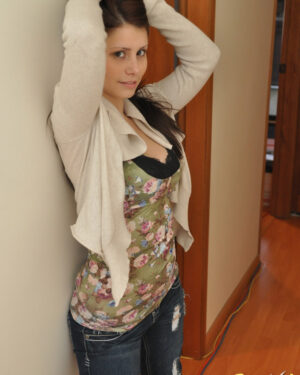 Haileys Hideaway Just Jeans