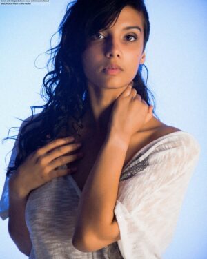 Indian Babe Shanaya Bottomless Princess
