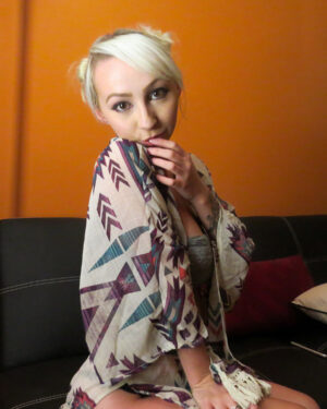 Jana Fox Care Free Nudity