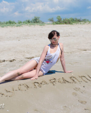 Jeny Smith Naked Beach Romp