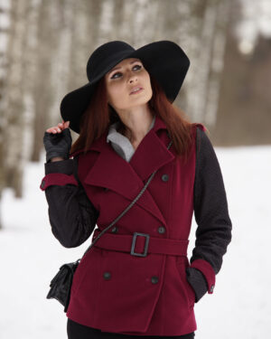 Jeny Smith Posing Bottomless In The Snow