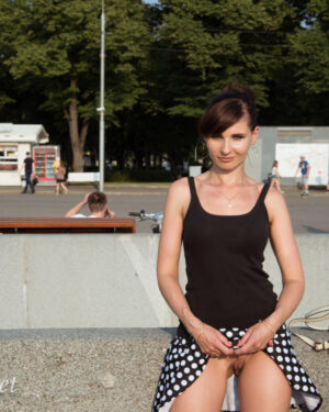 Jeny Smith Public Upskirt Flashing