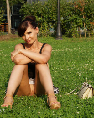 Jeny Smith Public Upskirt Flashing