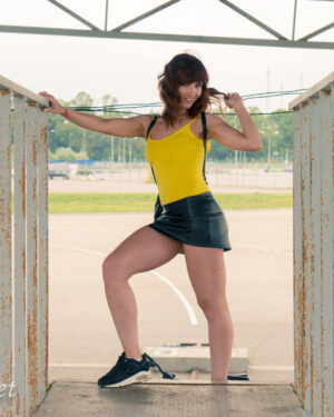 Jeny Smith Upskirt No Panties