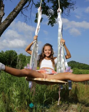 Katya Clover Sakhalin Swing