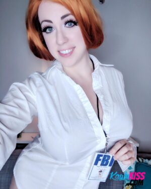 Kayla Kiss Cosplays Dana Scully