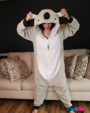 Kayla Kiss Sexy Pajama Candids