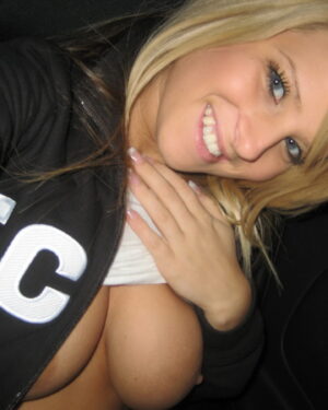 Kimmy Is Sharing Her Tits In The Car