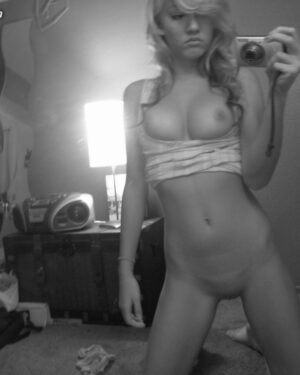 Kisses From Kimi Self Pics