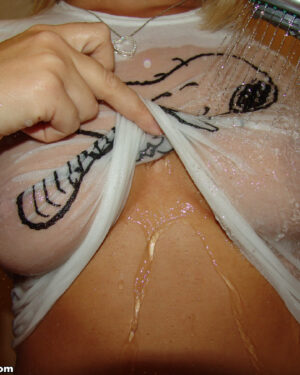 Kristi Phil Flash Gets Wet