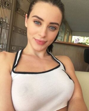 Lana Rhoades Fancentro