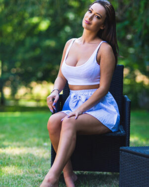 Lauren Louise Country Garden Hayleys Secrets