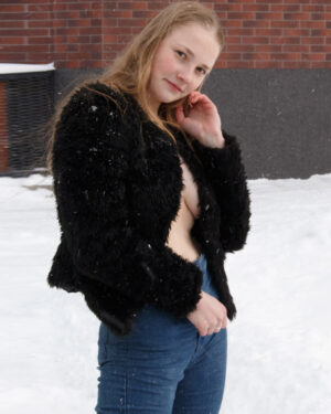 Lida Nowak Snow Is Quiet Zishy