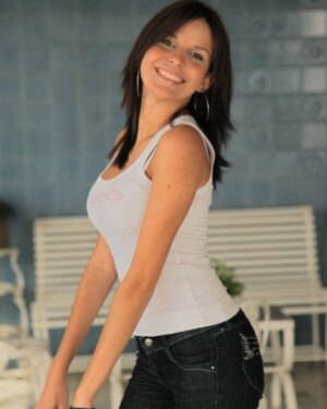 Lilly Busty Latina