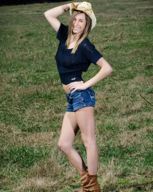 Lizzie Marie Cowgirl Voyeur