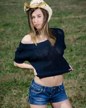 Lizzie Marie Cowgirl Voyeur