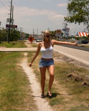 Love Gisele Flashing