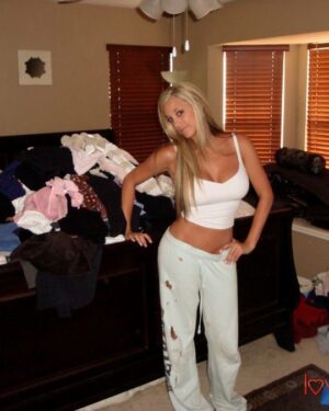 Love Gisele Self Shots